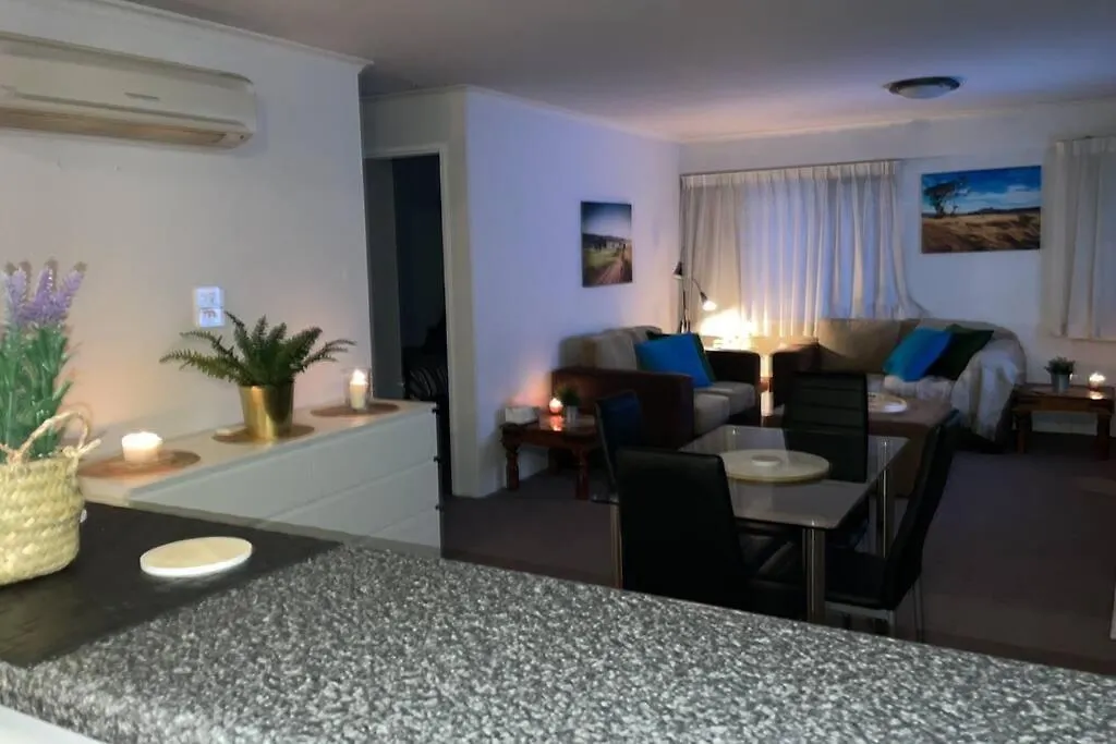 2 Beds 2 Baths Apt In Braddon Cbd - Pool, 1 Free Parking, Gym Apartment Canberra Australia